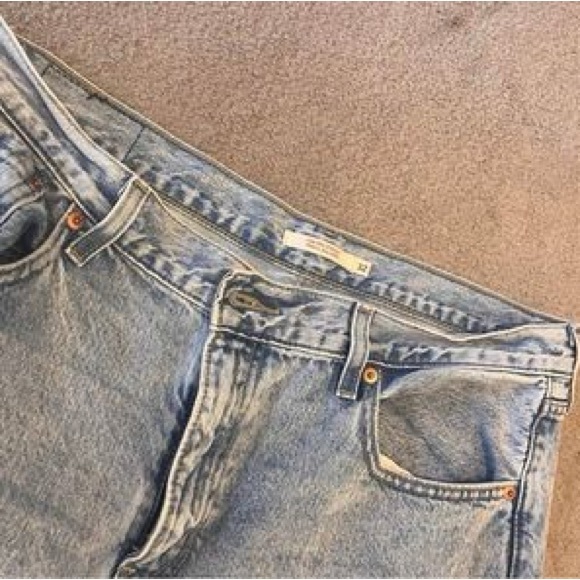 LEVIS LOW PRO LIGHT WASH JEAN - Blue / 32 - Picture 2 of 4